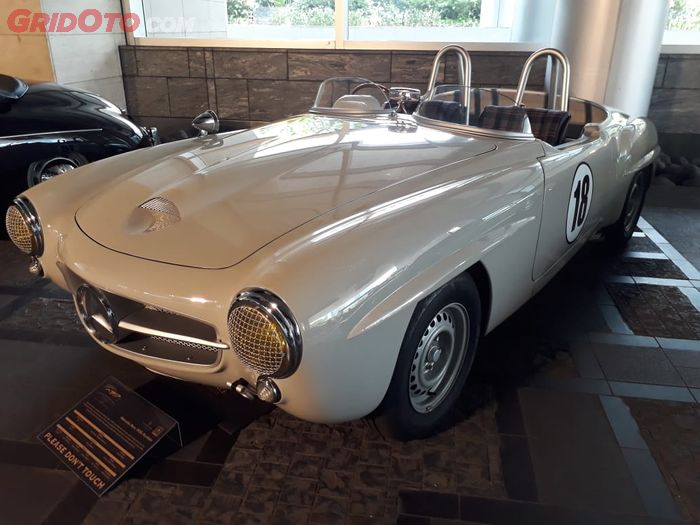 Mercedes-Benz 190SL Roadster