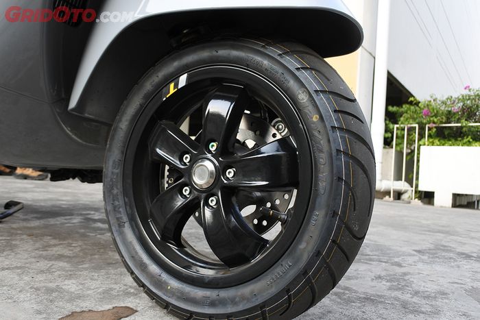 Pelek Vespa GTS Super Tech 300