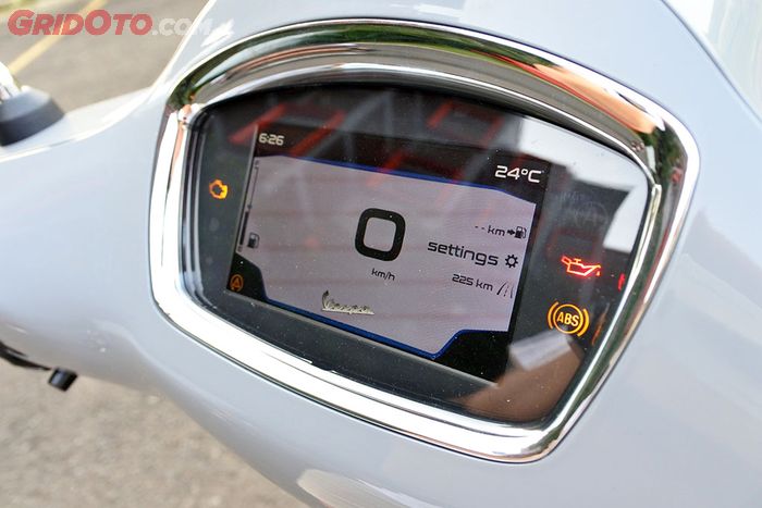 Tampilan spidometer Vespa GTS Super Tech 300 Vespa