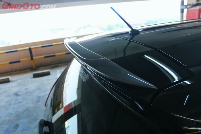 Duck tail sepaket dengan body kit Xpander lansiran W7