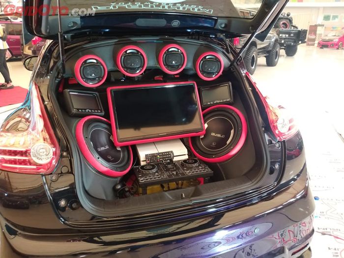 Bagian audio Nissan Juke juga dibalur MBtech