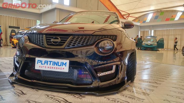 Eksterior dibalut body kit Rocket Bunny custom