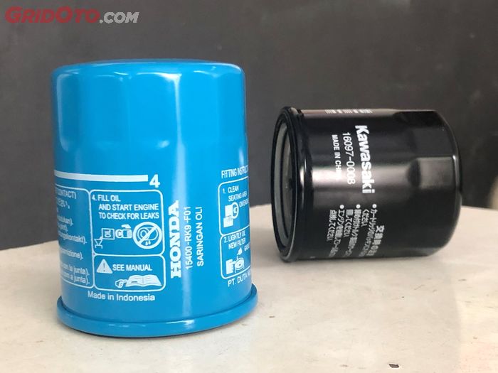 Filter oli mobil Honda Jazz dan filter oli punya Kawasaki Ninja 250 FI