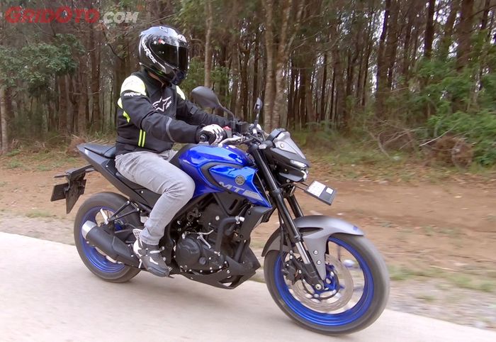 Handling Yamaha New MT-25