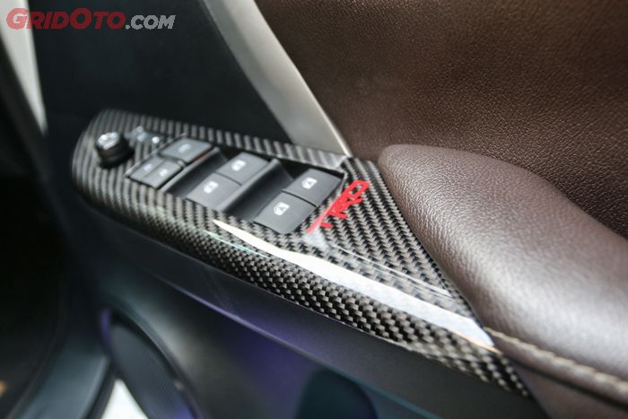 Carbon panel TRD