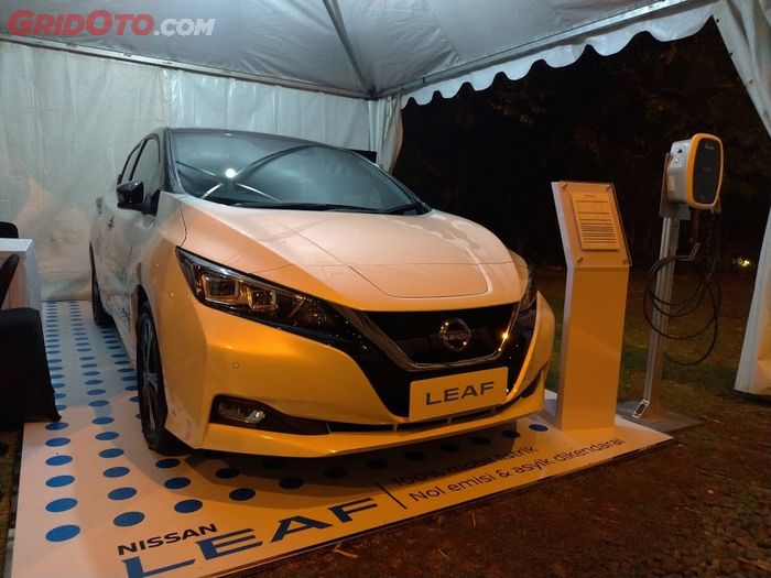 Mobil listrik Nissan Leaf yang dipamerkan di Southeast Asia Automotive Technology Summit 2019.