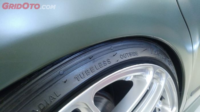 Kaki-kaki sudah ubahan menggunkan coil over BC Racing dengan 32 klik pengaturan