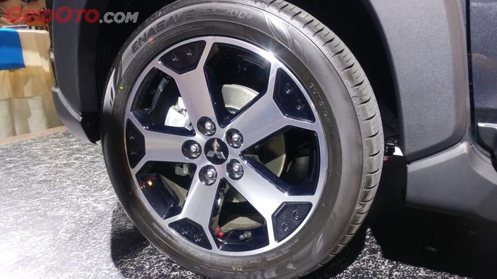 Ban Mitsubishi Xpander Cross