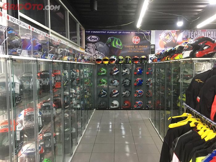 Varian helm yang dijual di THC Helmet, lengkap abis!