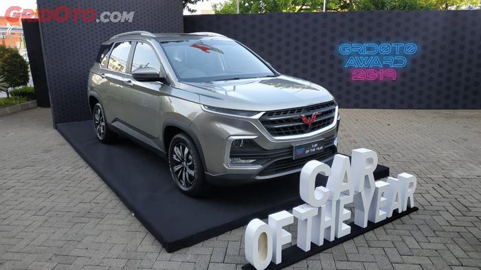 Wuling Almaz berhasil menyabet gelar sebagai Car of The Year GridOto Award 2019.