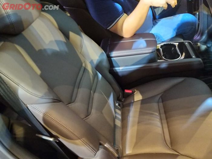 Mazda CX-8 Elite hanya hadir jok Nappa Leather deep red
