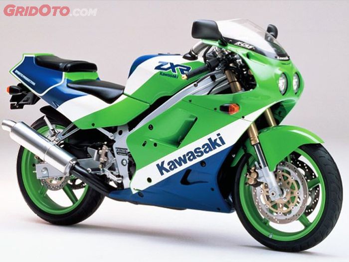 Kawasaki ZXR-250 keluaran pertama, lampu masih bulat 