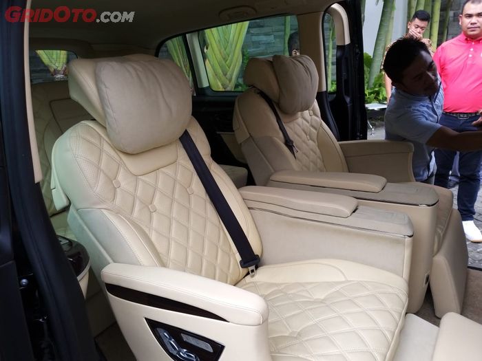 Interior berbahan Nappa Leather dari Lombardi membuat Mercedes-Benz Vito makin elegan