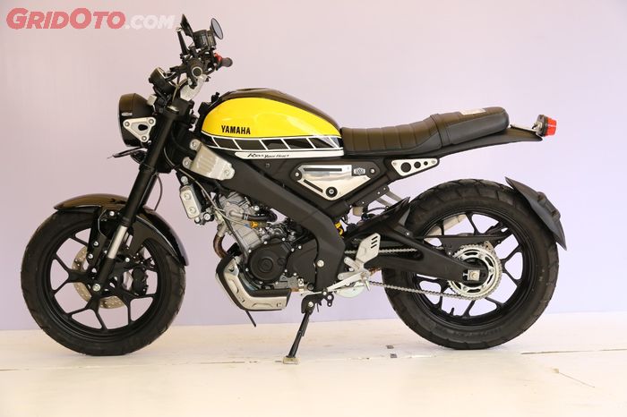 Tampak samping Yamaha XSR 155 pemenang kelas heritage Bekasi