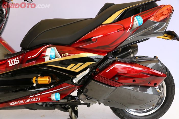 Tampak samping Yamaha XMAX master customaxi Bekasi