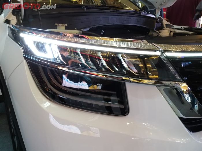 Headlight KIA Seltos EX dan EX+