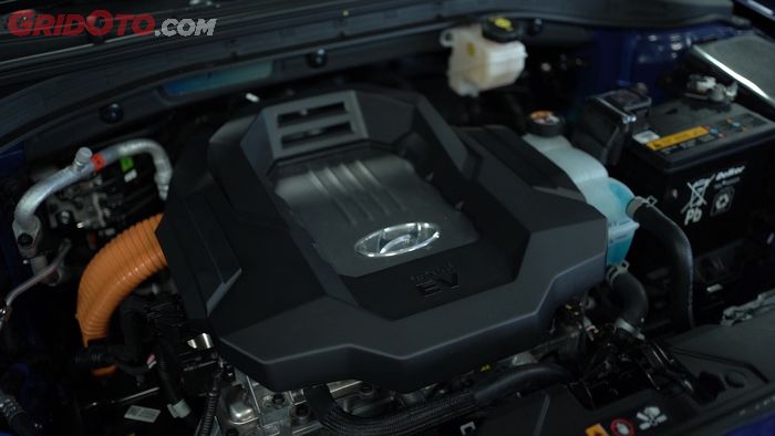 Ilustrasi motor listrik dan inverter di Hyundai Ioniq berada di balik kap depan