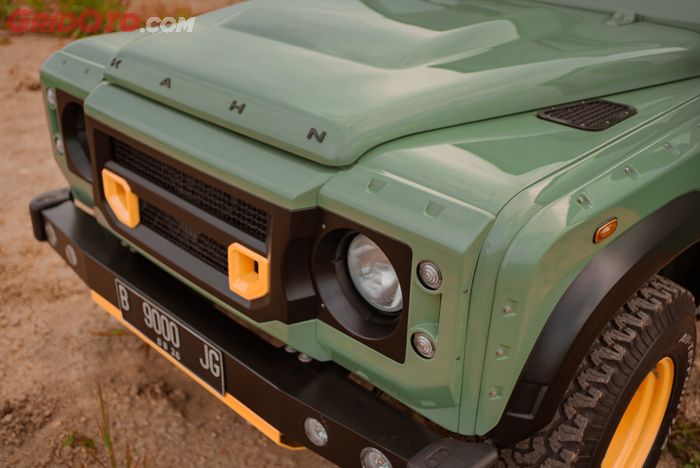 Facia Land Rover Defender milik Michelle