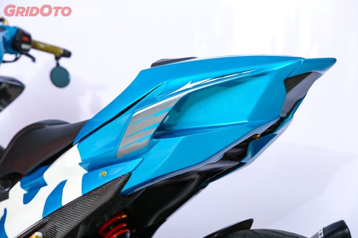 Body belakang jawara best racing look Customaxi bali ini terinsiprasi dari Yamaha R1