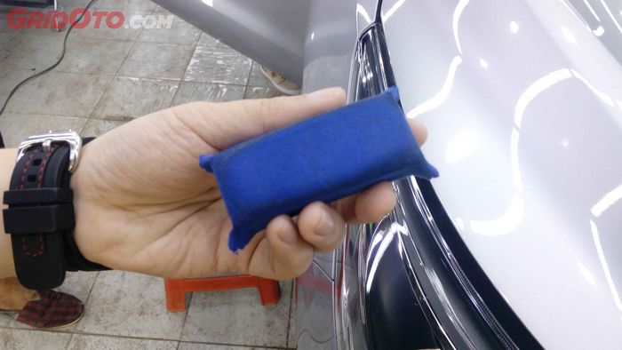 Applicator block dilapis dengan kain suede untuk aplikasi coating