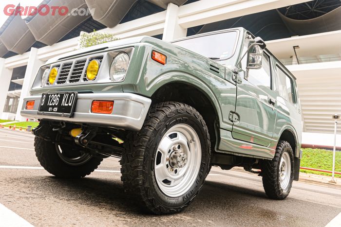 Aksesori mendukung Jimny ini jadi bergaya Land Rover