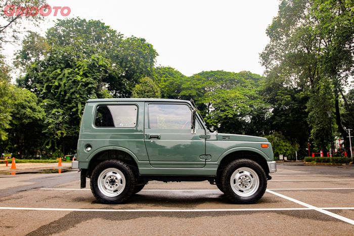 Pemilihan warna Kenwick Green bikin Jimny ini seperti Land Rover