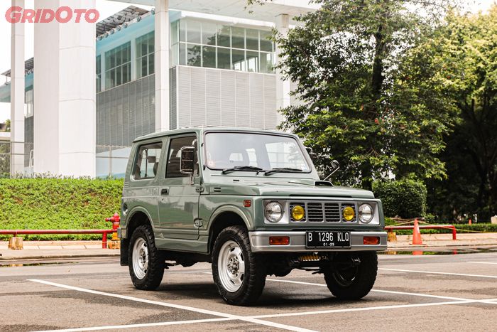 Suzuki Jimny pakai Kenwick Green terlihat seperti Land Rover