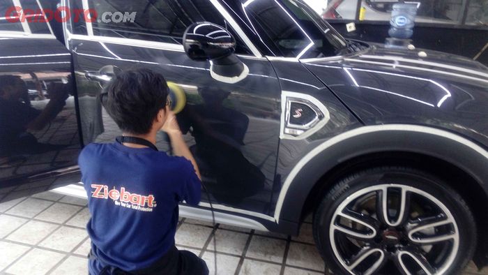 Polishing merupakan salah satu langkah persiapan sebelum coating