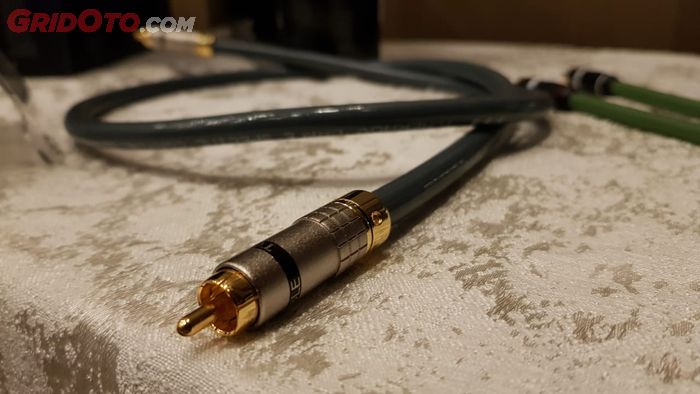 Kabel audio mobil berkualitas tinggi harus dipadankan dengan komponen yang berkualitas juga.