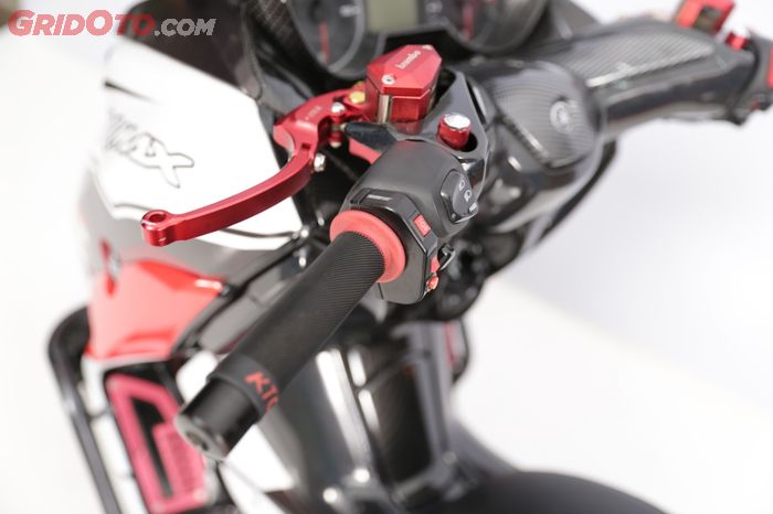 Yamaha XMAX konsep harian turing pemenang kelas daily di Customaxi Pontianak