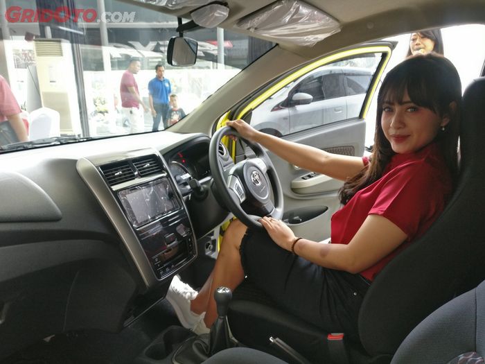 Penyegaran pada desain interior dan fitur New Toyota Agya