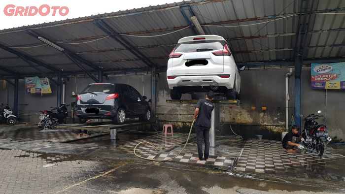 Ilustrasi. Cuci Mobil Klin Car Wash Saidi Raya, Jakarta Selatan