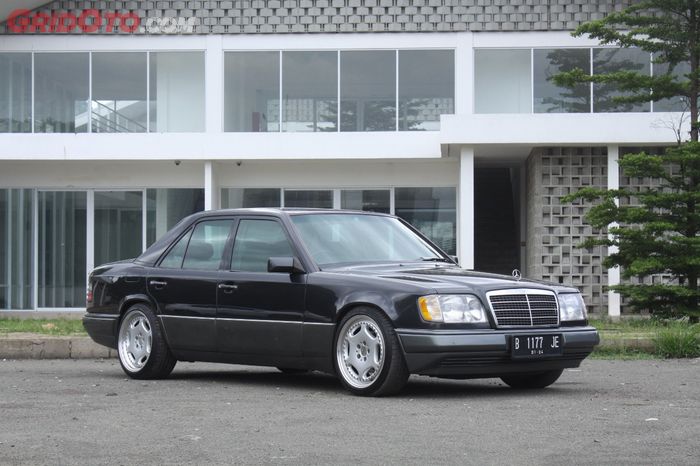 Mercy E220 W124 Dimas, mewahnya gak kalah deh!