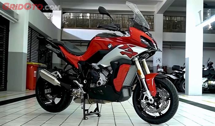 BMW S 1000 XR