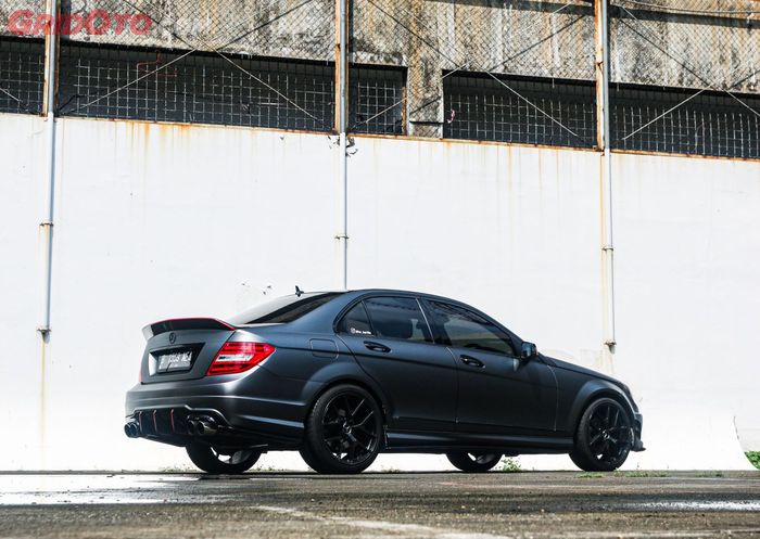 Padang body kit custom bikin C200 auto sangar