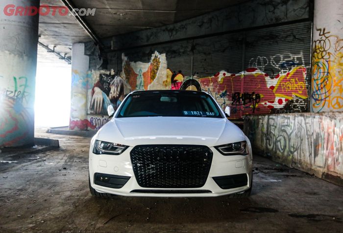 Gril Audi A4 diganti versi RS4