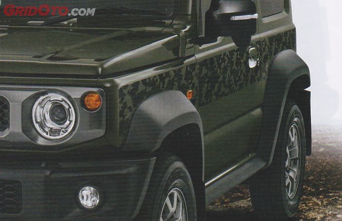 Decal bercorak kamuflase di Suzuki Jimny Survival Style