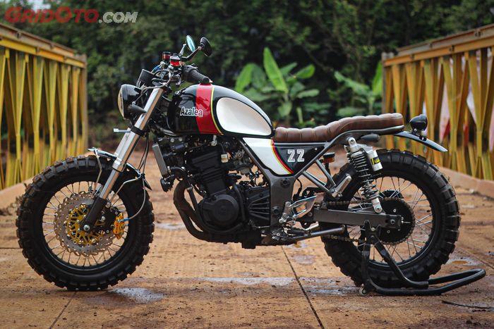 Ninja 250 old scrambler garapan Briliant Custom.