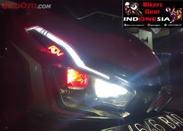 Contoh ketika projector HRV di Honda ADV150 menyala.