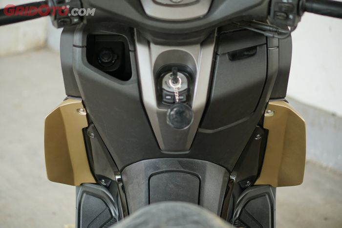 Pasang sayap atau aerofin custom untuk Yamaha All New NMAX 155 garapan Lent Automodified.