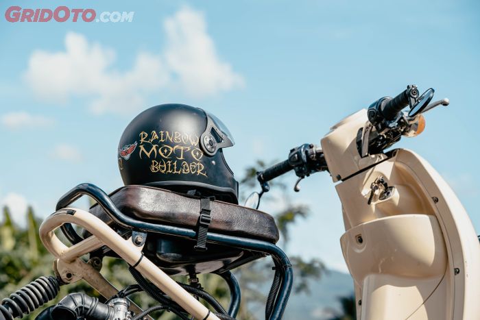 Jok custom handmade.