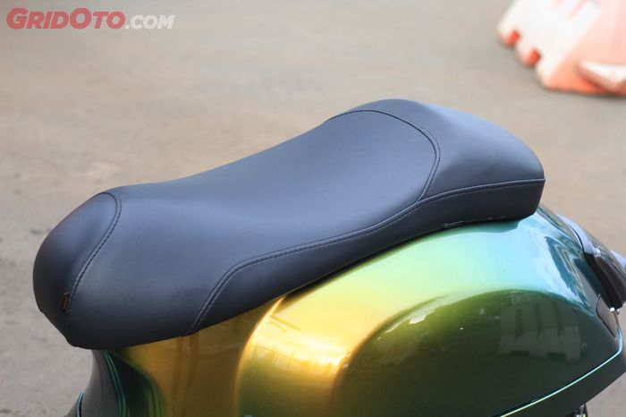 Jok MBtech custom dengan model single seat memberi kesan sporty