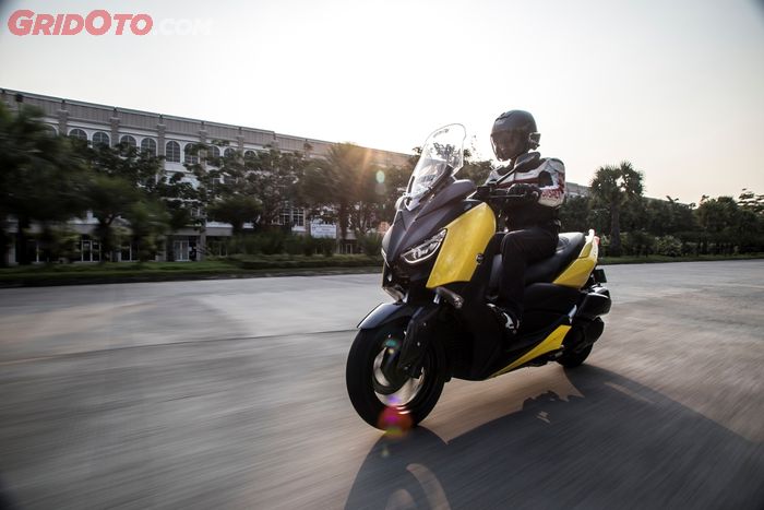 Ilustrasi Yamaha XMAX 250