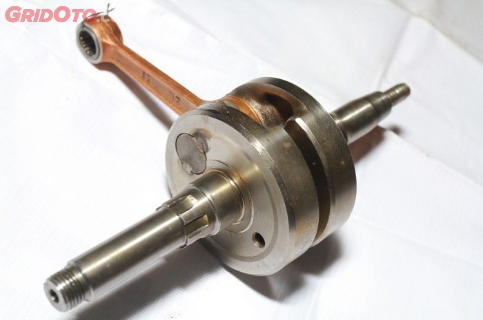 Ilustrasi setang piston