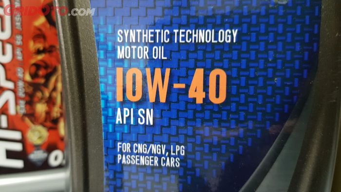 PTT Oil 10W-40 untuk Mobil Mesin Bensin