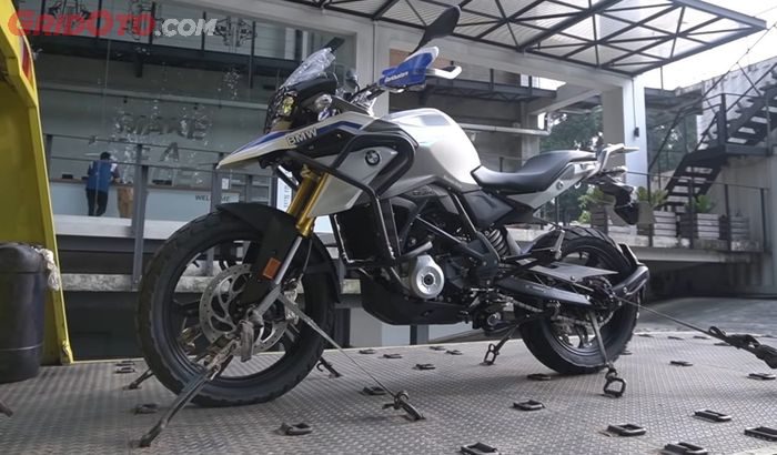 Layanan antar-jemput servis motor BMW