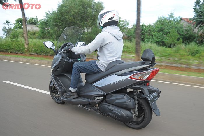 Test Ride SYM GTS 250i