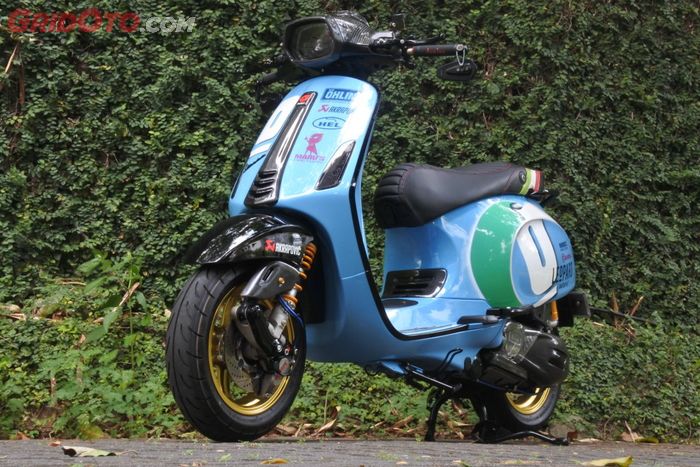 Motif airbrush terinspirasi dari helm terkenal.