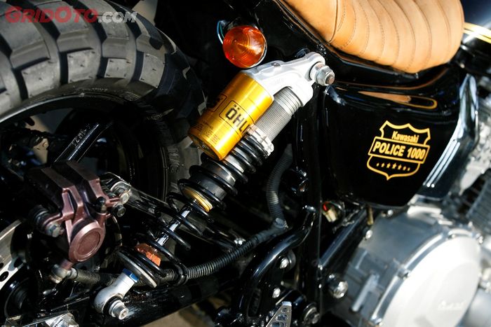 Shock belakang mengandalkan Ohlins