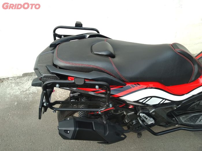 Bracket SB2000 di Honda ADV 150.